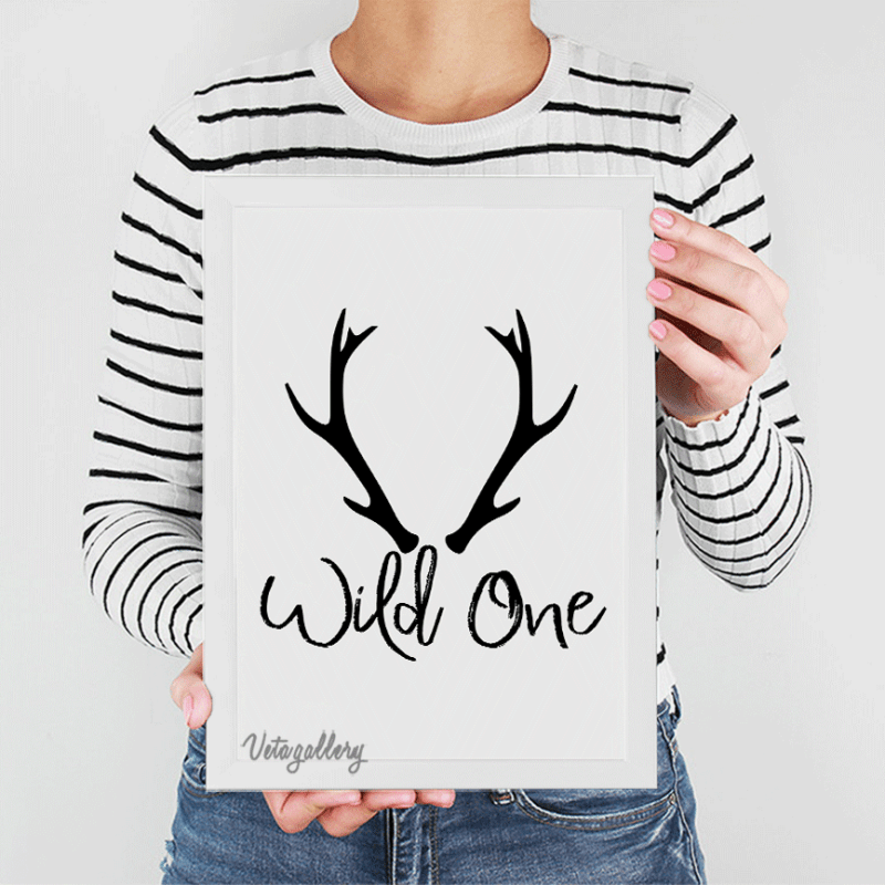 تابلو مدرن طرح شاخ گوزن در دست