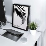 تابلو مدرن برگ سوزنی مشکی